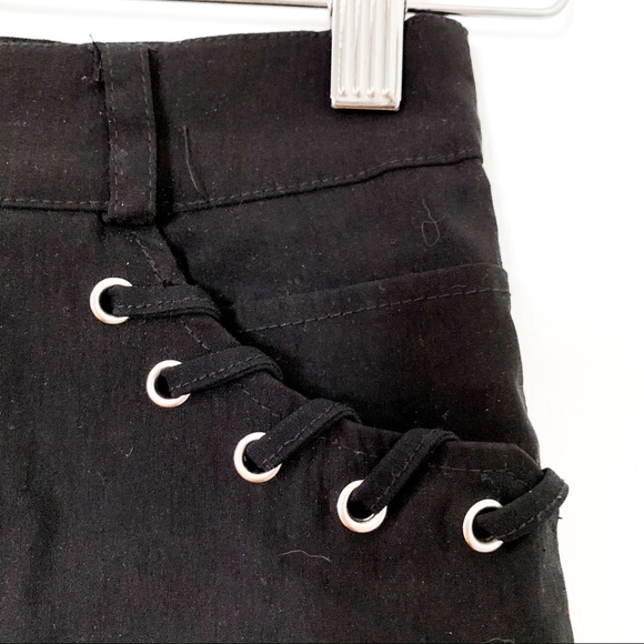Sexy Mini Black Skirt with Zipper & Laces - Picture 2 of 4